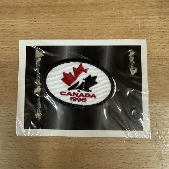 Vtg 1998 Team Canada IIHF Hockey Sew On Embroidered Patch 3” Badge World Junior - Picture 2 of 3